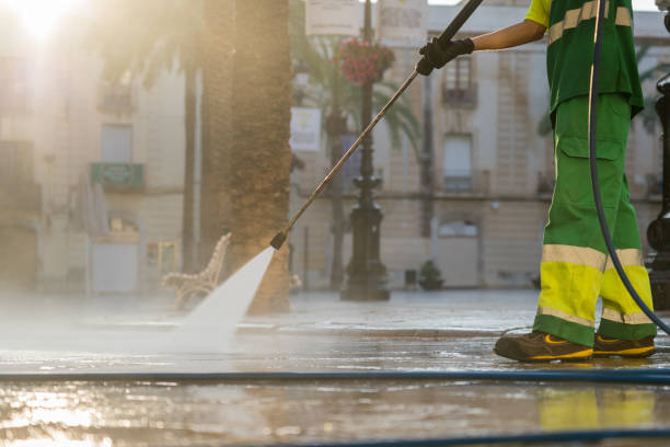 Best Deck Pressure Washing  in Seven Lakes, NC